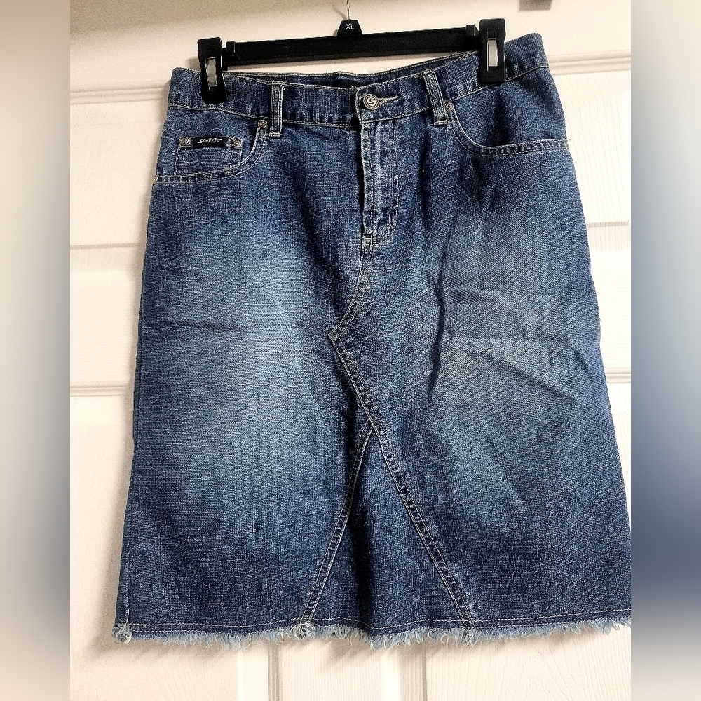 Squeeze By Stephen Hardy Womens Denim Patchwork Skirt with Frayed Hem- Size 7/8